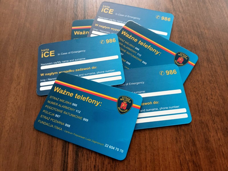 Karty ICE (In case of emergency- w nagłym przypadku)- zdjęcie ilustracyjne
